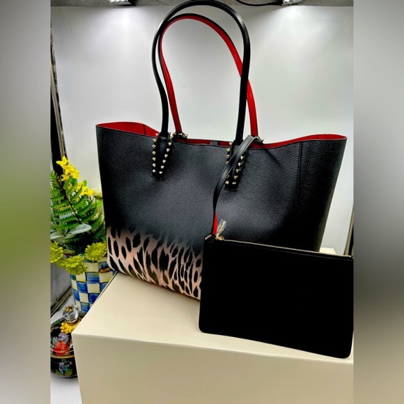 Women’s Christian Louboutin large Cabata  cheetah print tote bag made in Italy. - Picture 1 of 12